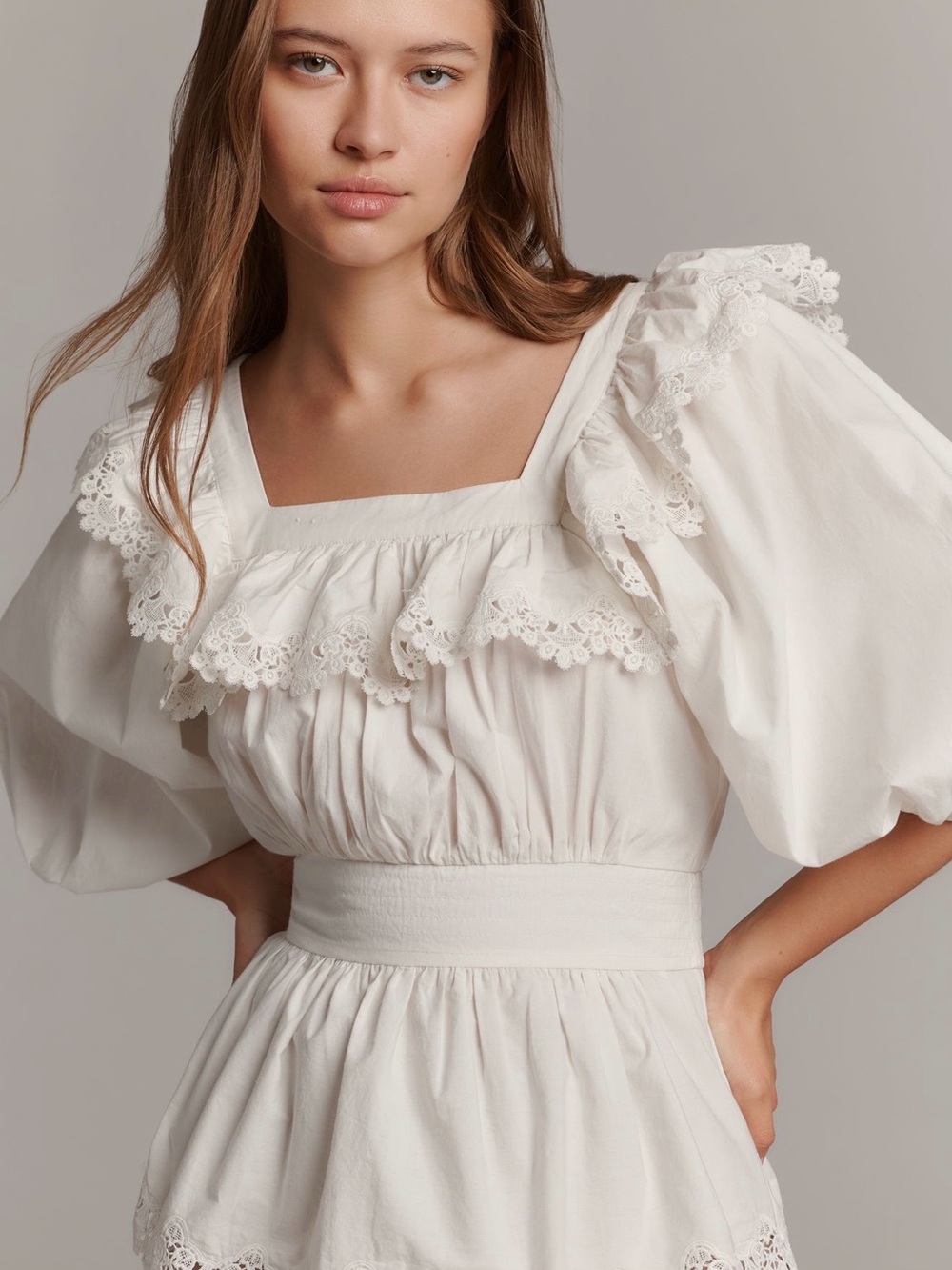 Anthropologie White Lace-Trim Square Neck Peasant Blouse （Never worn）